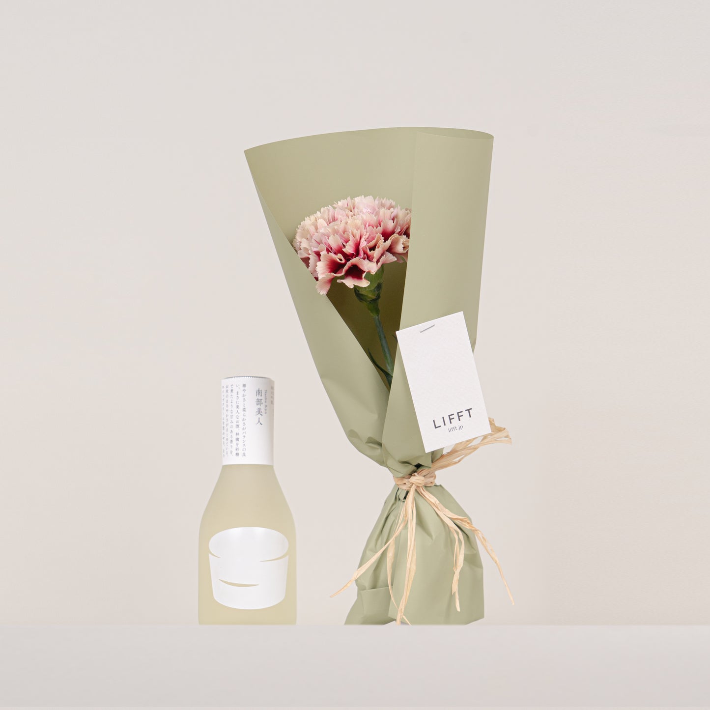 日本酒とカーネーションの母の日セット