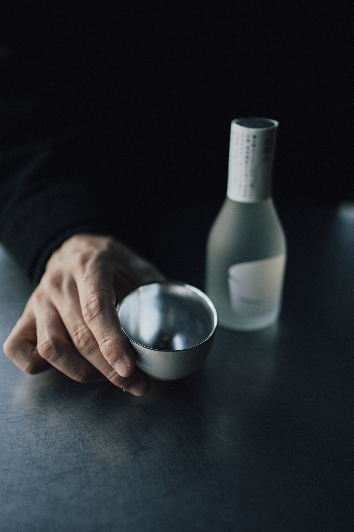 大人が遊びの時間を取り戻すために、日本酒を酒器で呑み愉しむ：陶芸家